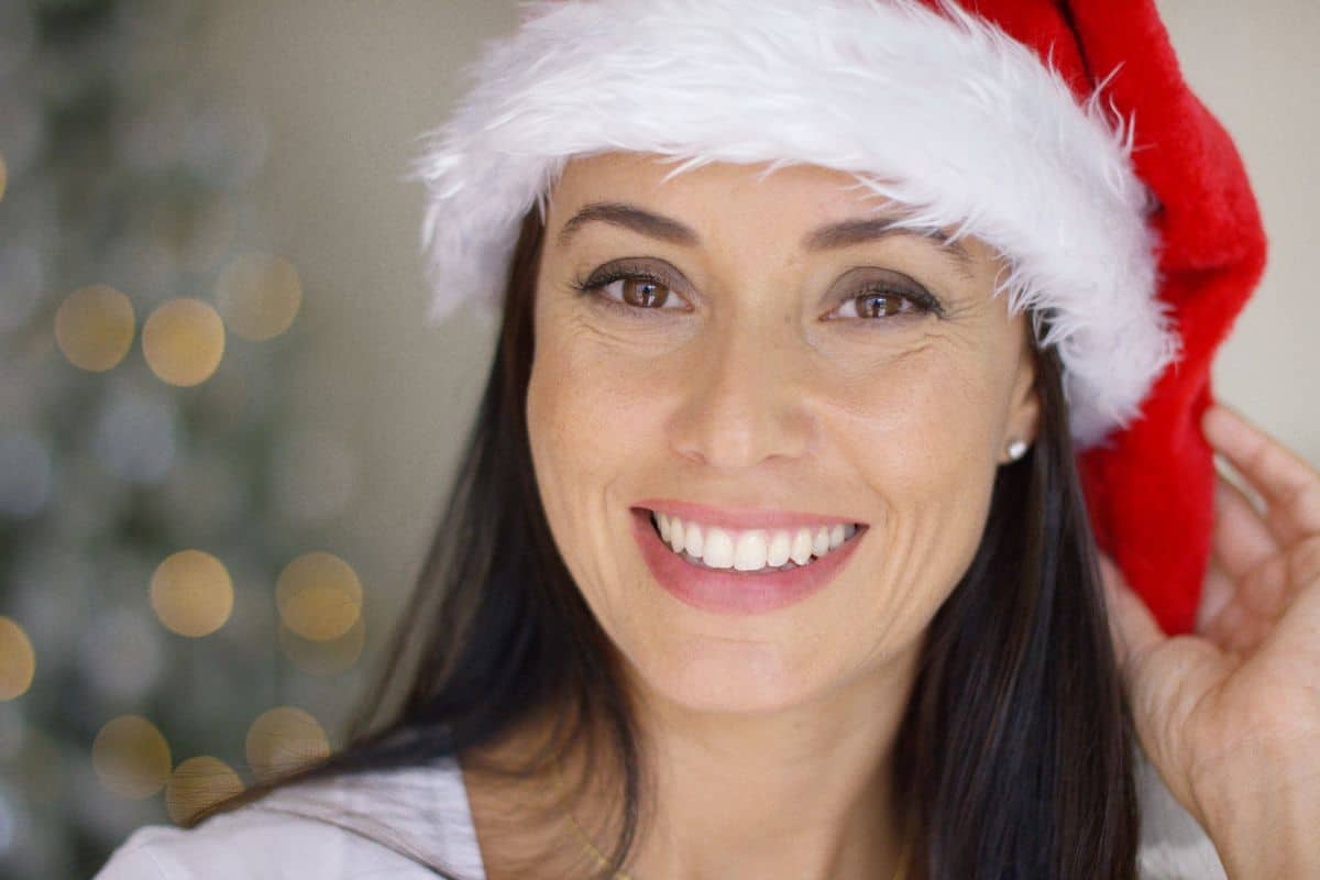 Visiting a cosmetic dentist in Chandler before Christmas